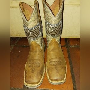 Son wore them 3 times and then grew out of them on his last growth spurt.